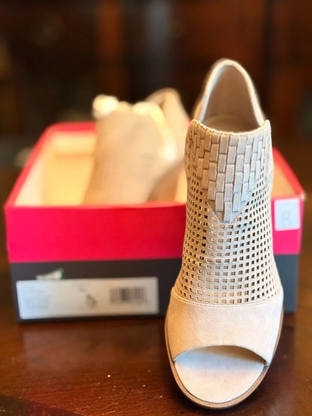 NIB Vince Camuto Fritzey Cutout Woven Suede Booties Taupe 8M